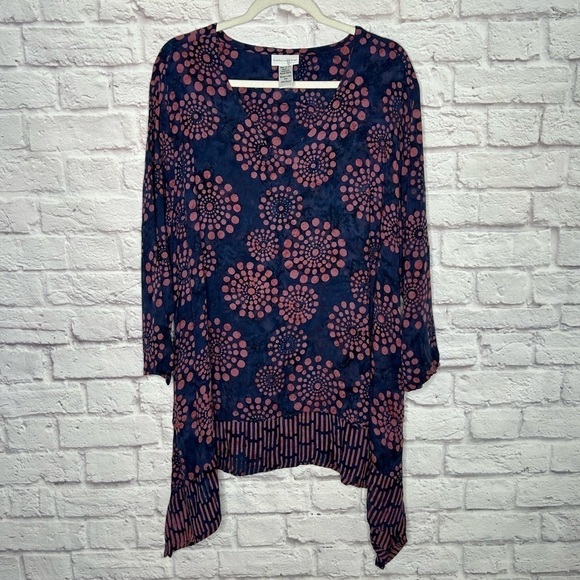 Soft Surroundings Printed V-Neck Asymmetric Tunic - Picture 6 of 13